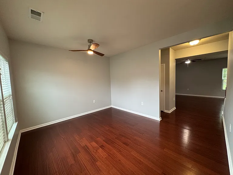 624 Leonard Ln — Photo 12