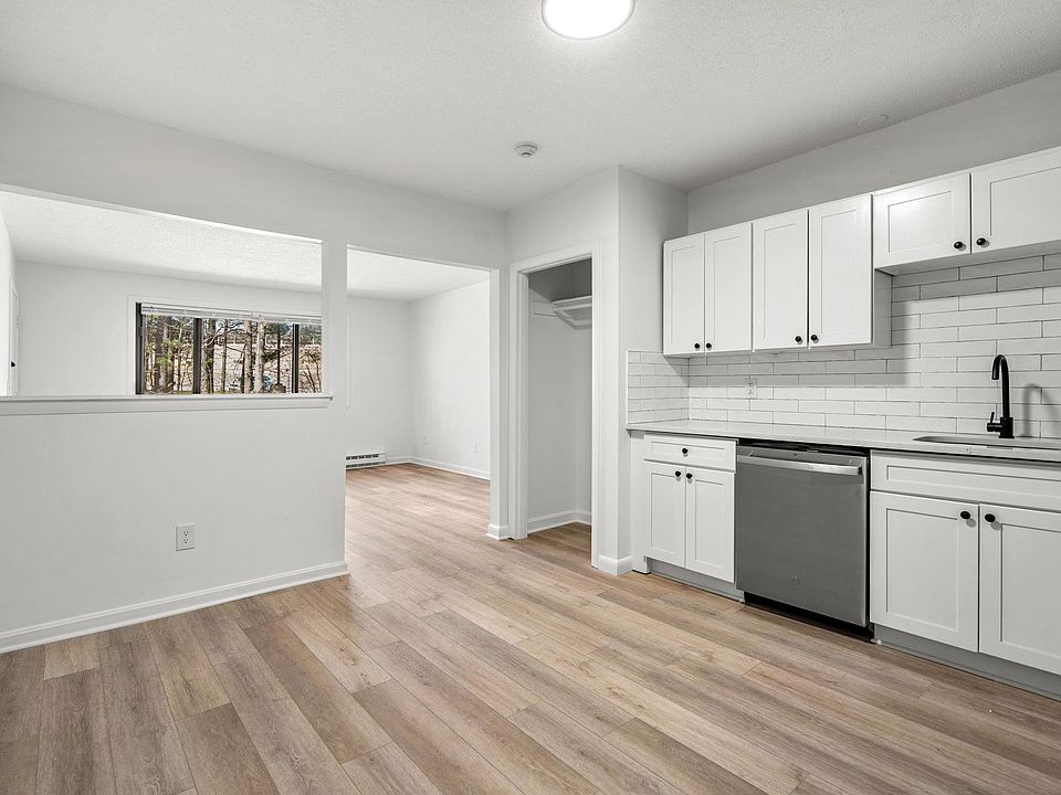 1st image of 14 Pierce St APT 8