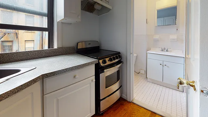 Rented by Bond New York | media 6