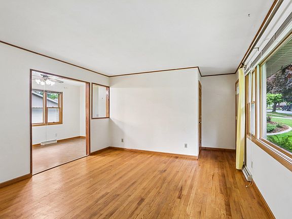 5th image of 5006 Violet Ln