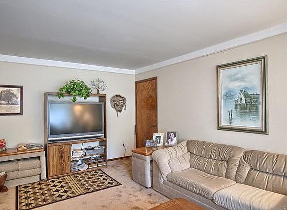 3rd image of 38700 Townhall St