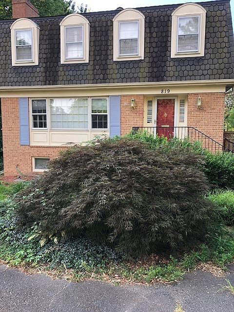 1st image of 819 S Stafford St