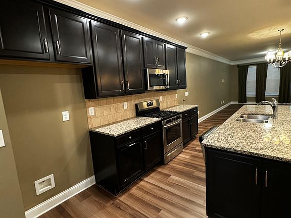 2nd image of 208 Waterlynn Ridge Rd Unit E
