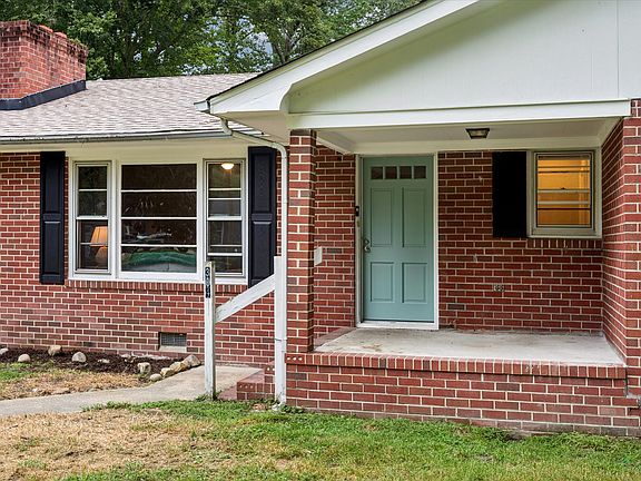 3rd image of 304 Harwood Dr #1