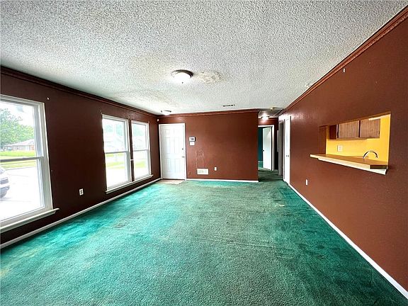 2nd image of 29 Honeysuckle Ln