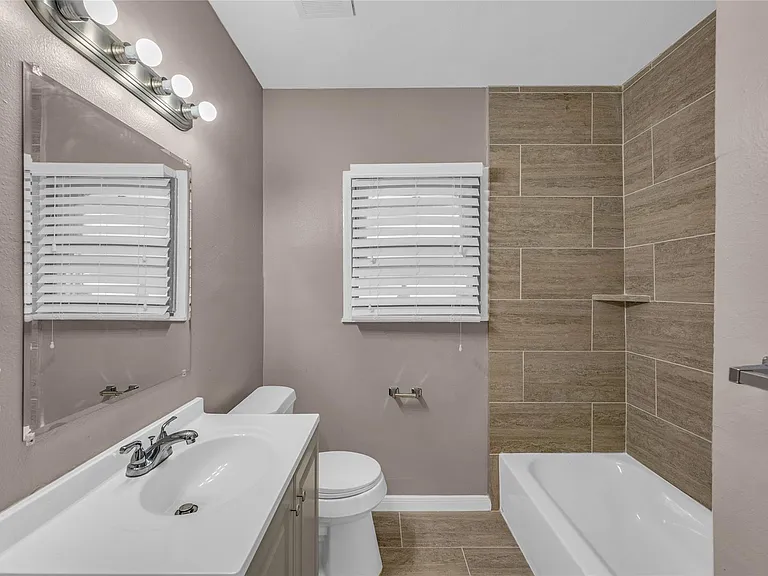 4102 Ursuline St — Photo 21