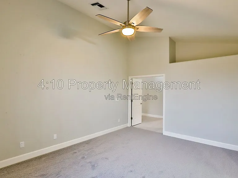 4230 E Woodland Dr — Photo 20