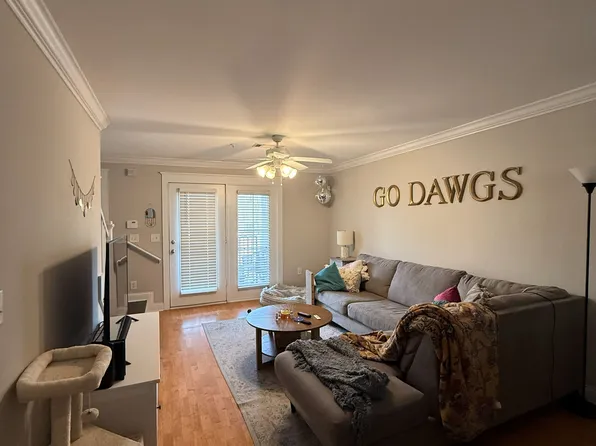 1035 Barnett Shoals Rd APT 132, Athens, GA 30605