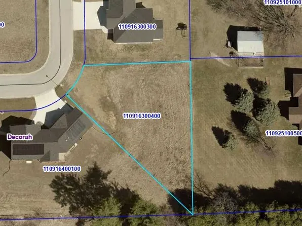Massman Dr, Decorah, IA 52101