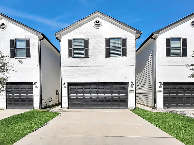 7963 Birmingham St — Photo 2