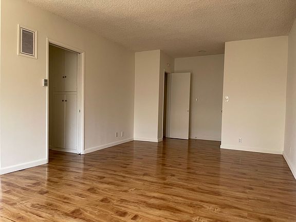 3rd image of 4821 Klump Ave APT 5