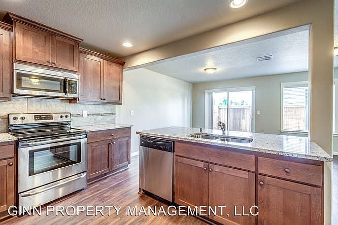 1st image of 9806 NE 76th Way