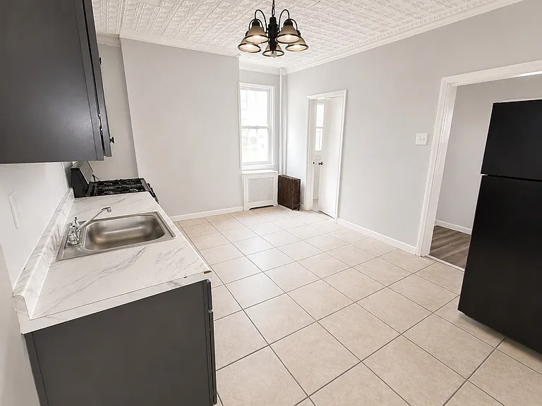 183 Summer Ave #1A — Photo 6