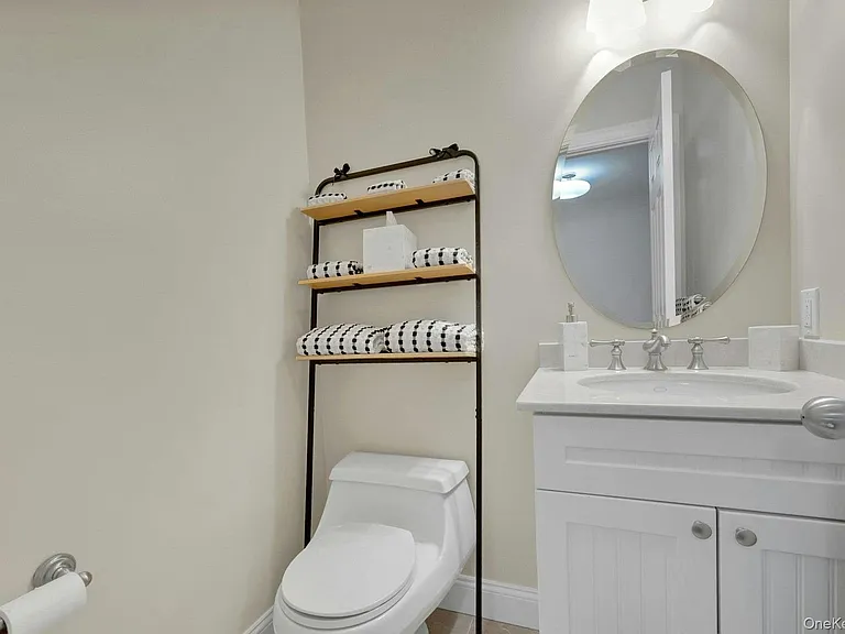 142 Brook St #B — Photo 24