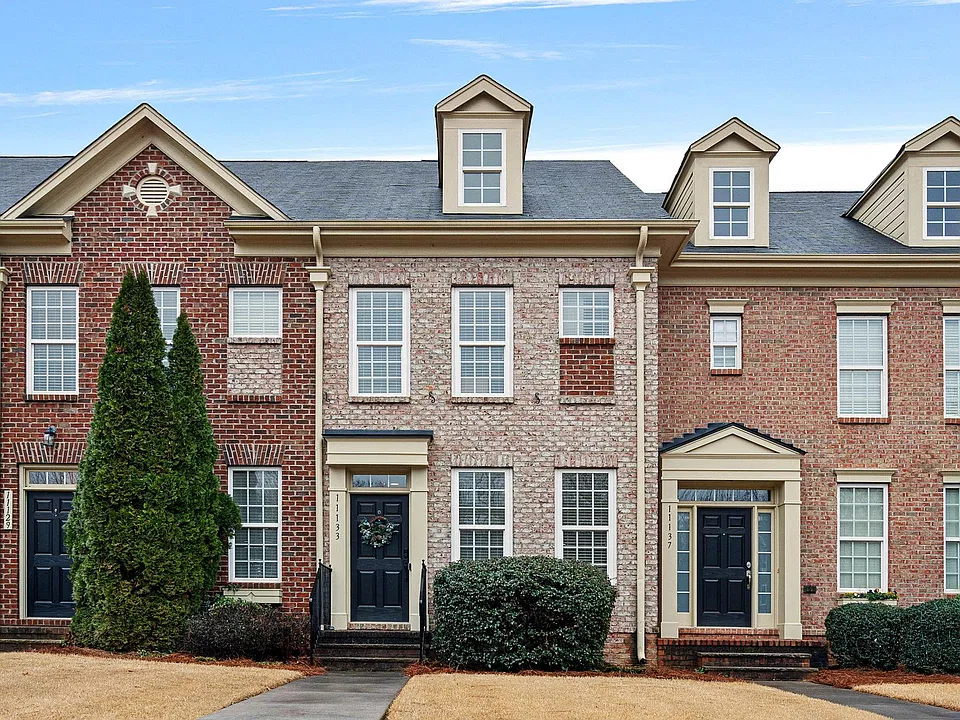 11133 Cedar Walk Ln