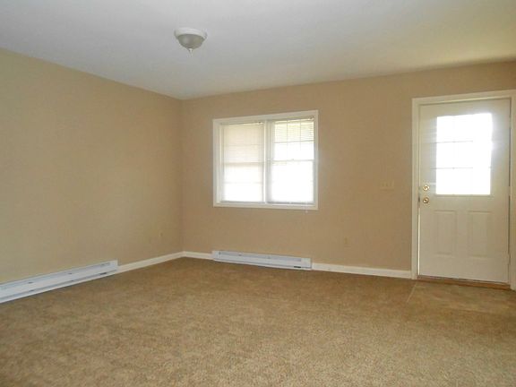 2nd image of 257 Douglas St