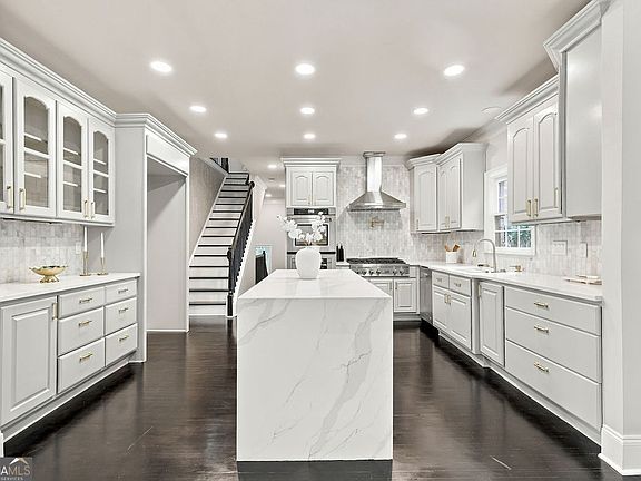 3rd image of 8585 Royal Troon Dr