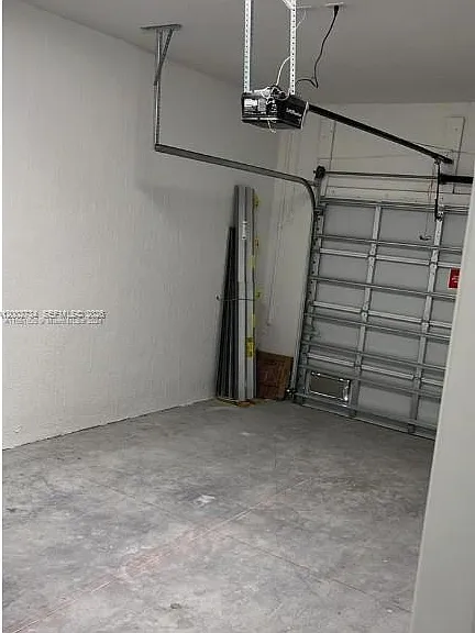 606 SW 12th St — Photo 14