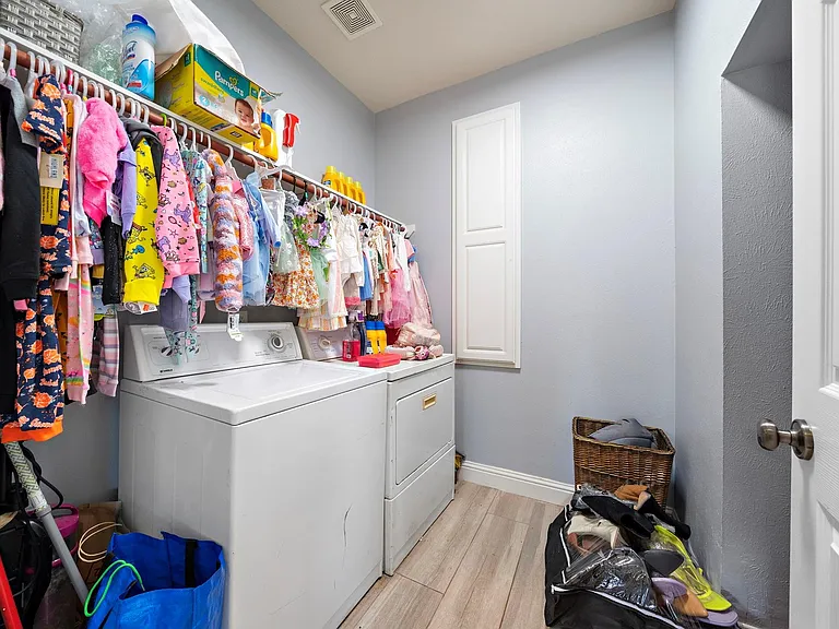 815 Arlington Ln — Photo 35