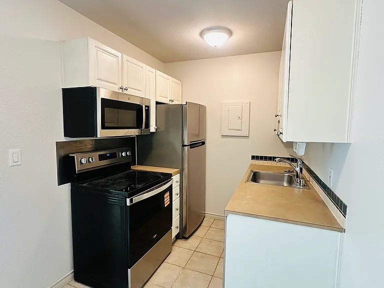 1400 Hubbell Pl #603 — Photo 2