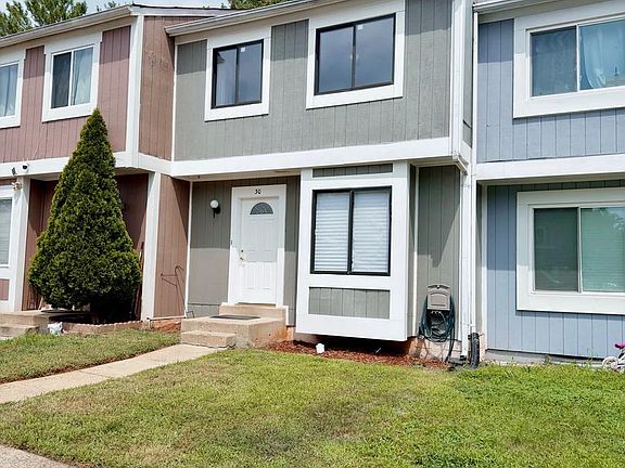 2nd image of 30 Sugarland Square Ct