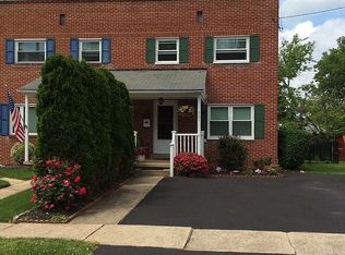 721 Skyline Dr, Lancaster, PA