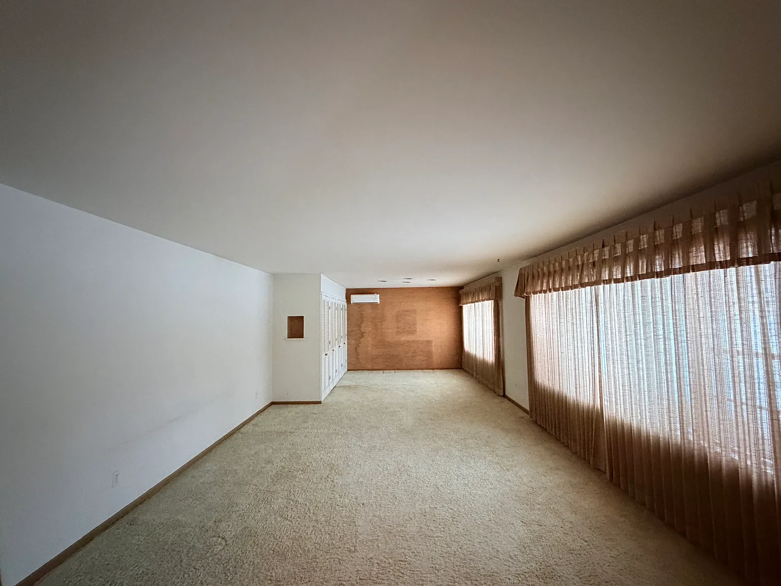 208 Southridge Rd — Photo 3