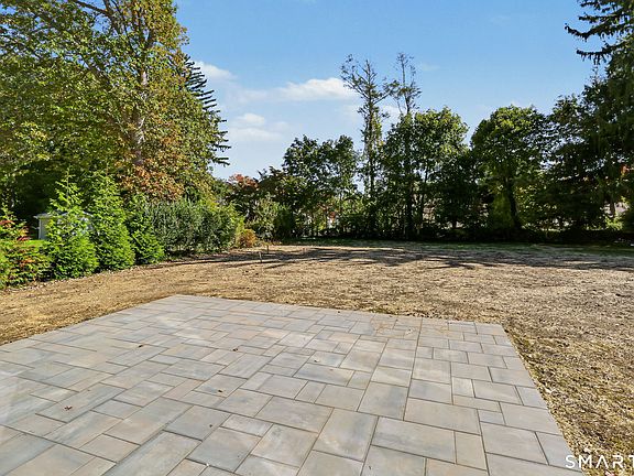 4th image of 301 Godfrey Road