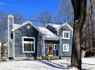 8240 W County Line Rd, Fenton, MI 48430