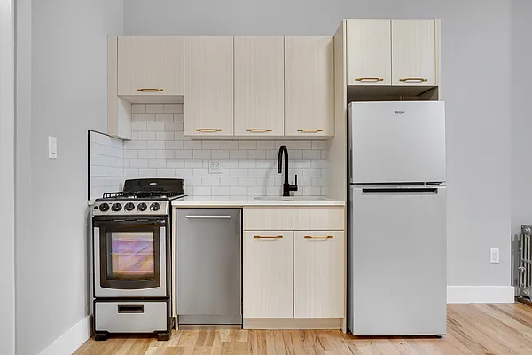 Rented by Peter R. Hungerford, LREB | media 9