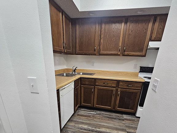 5th image of 1 Richards Dr #312