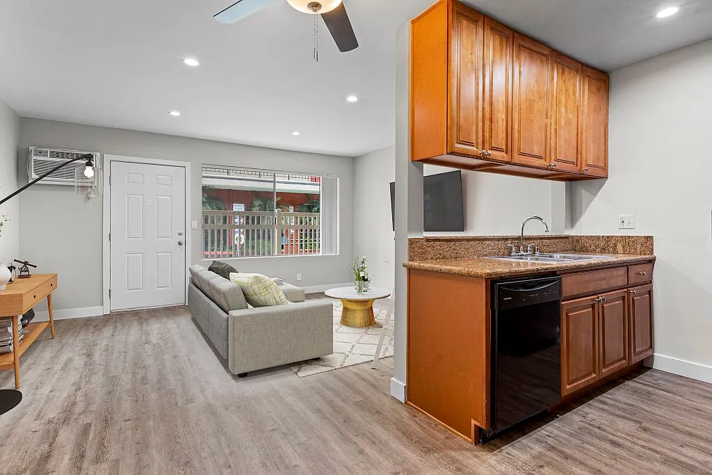Parkview Terrace Apartments — Photo 4