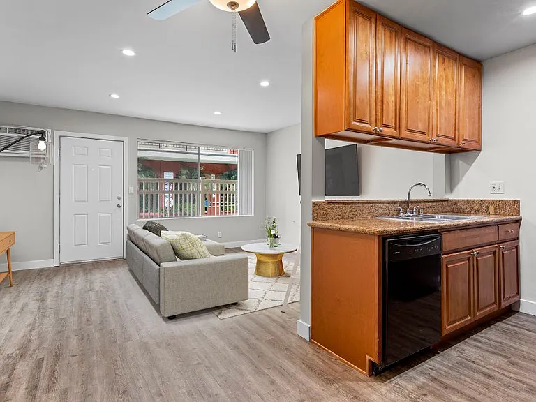 Parkview Terrace Apartments — Photo 4