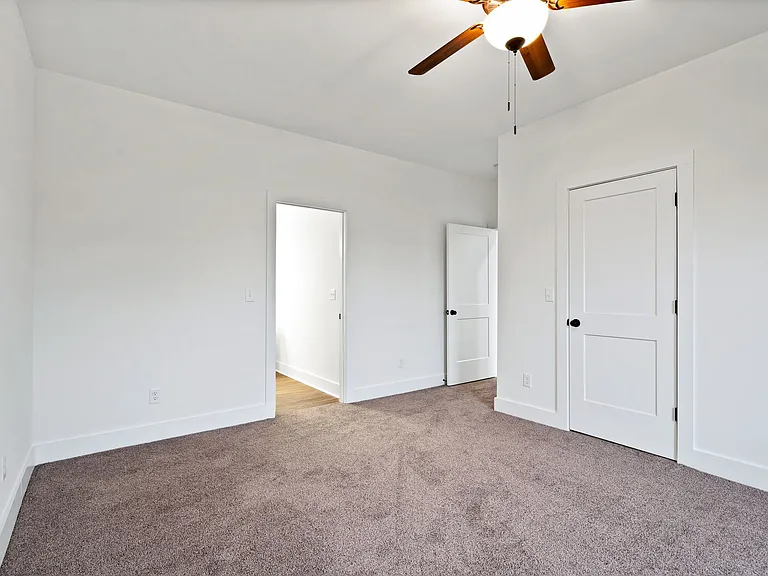 212 Baylor Ct — Photo 10