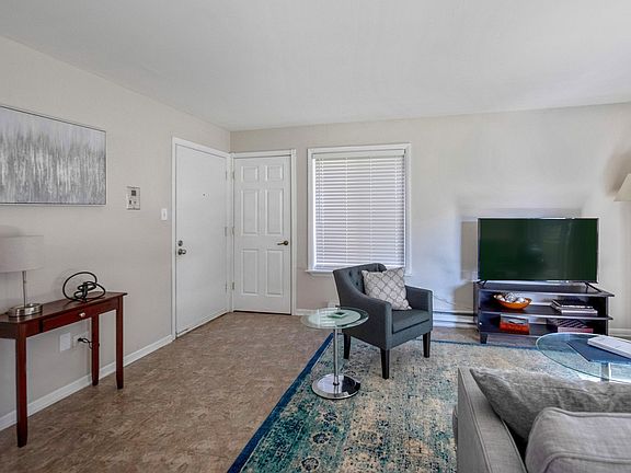 5th image of 15808 Terrace Dr Unit 1