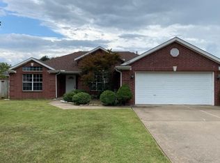 2403 SW 16th St, Bentonville, AR 72712