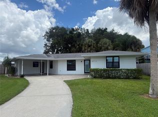 8735 Dunmore Dr, Sarasota, FL 34231