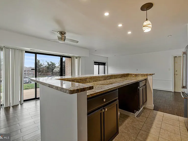 6302 Hil Mar Dr #6-2 — Photo 11