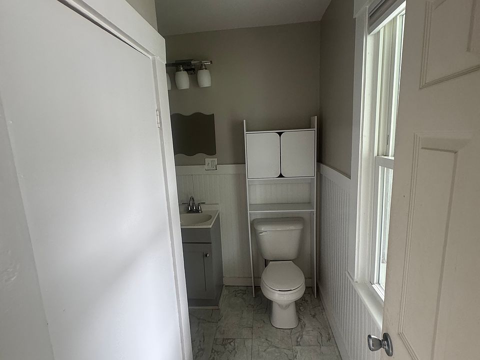 1st image of 5 Stone Street Pl #3