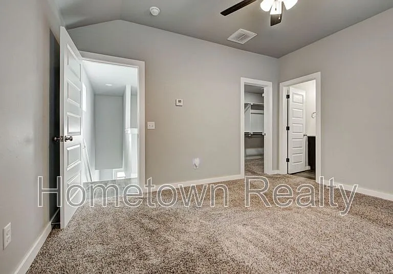 8921 NW 109th Ter — Photo 23