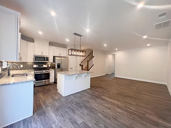 2nd image of 131 Lilywood Ct