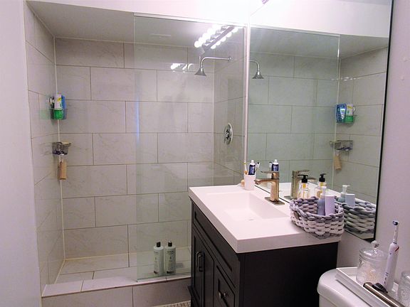 3rd image of 520 Des Plaines Ave APT 108