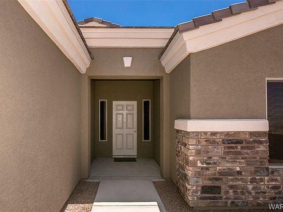 2nd image of 2558 Joshua Tree Ln