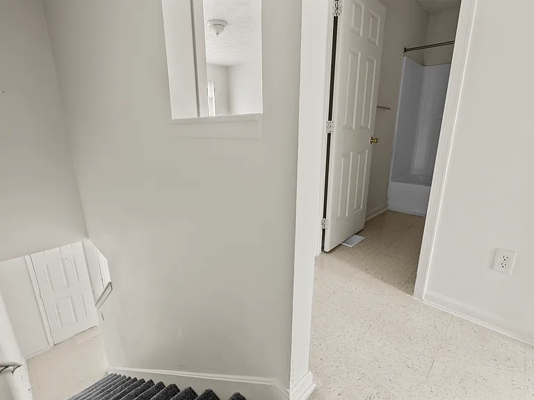 10405 Hillpark Dr — Photo 13
