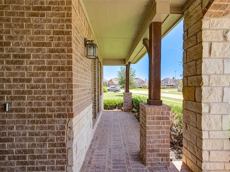 2415 Flowering Brook Ln — Photo 37