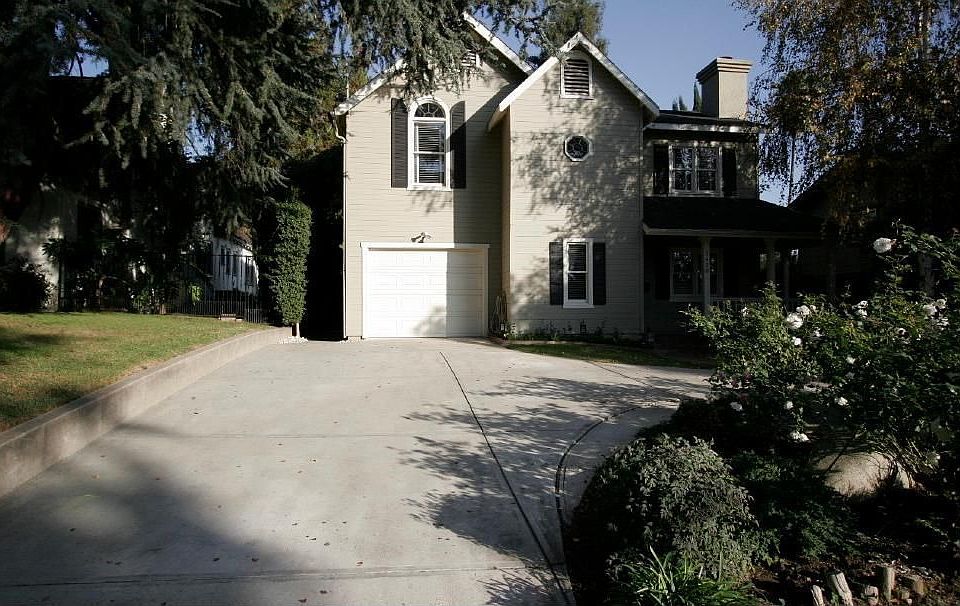 2nd image of 2420 Ganesha Ave