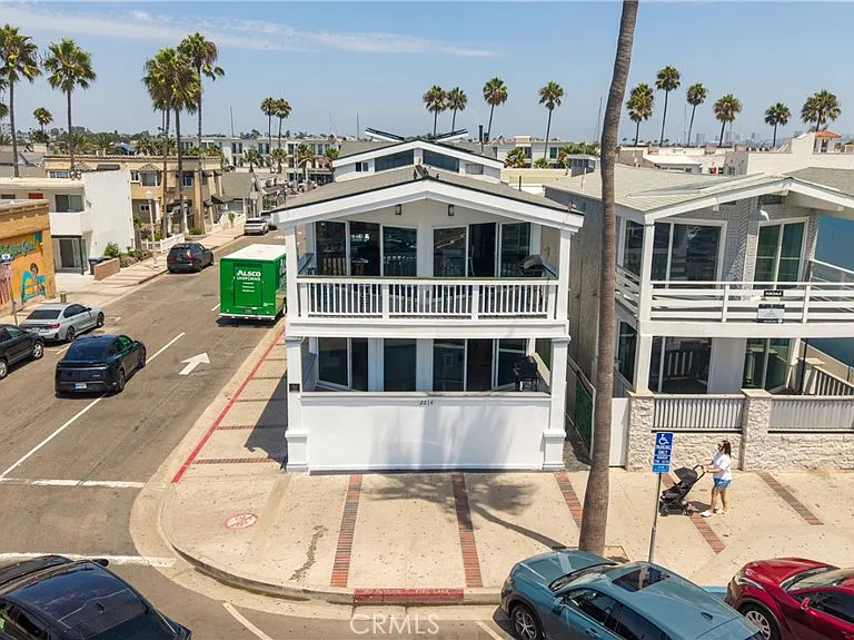 2214 W Oceanfront #B — Photo 4