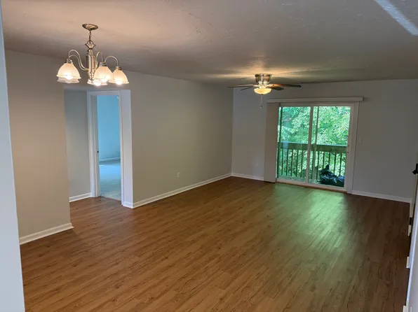 330 Sunderland Rd Unit 39, Worcester, MA 01604