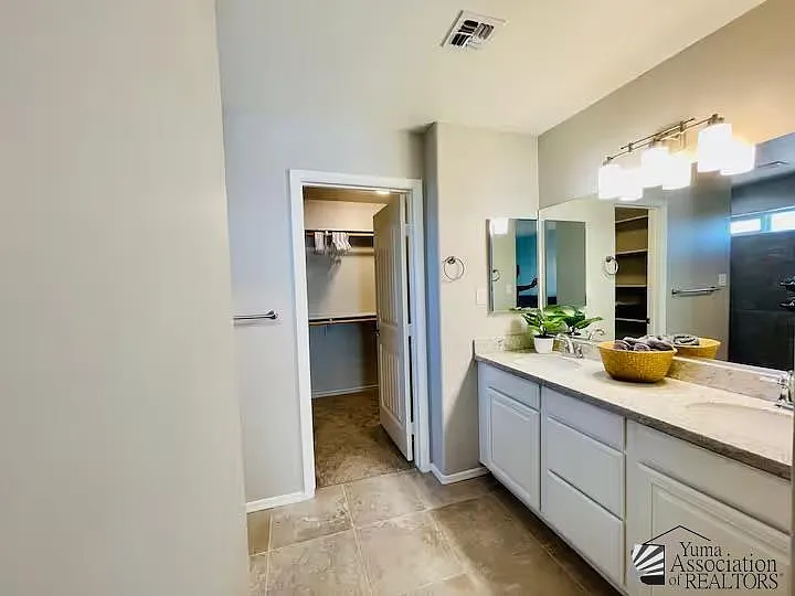 3753 W 37th Pl — Photo 15