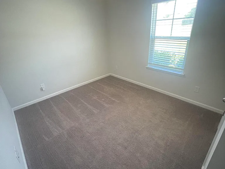 413 High Ridge Ct — Photo 27